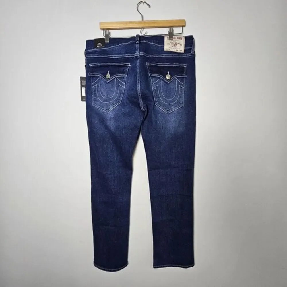 NWT True Religion Ricky Flap SN Men Blue Denim Jeans Size 36x34 Relaxed Straight